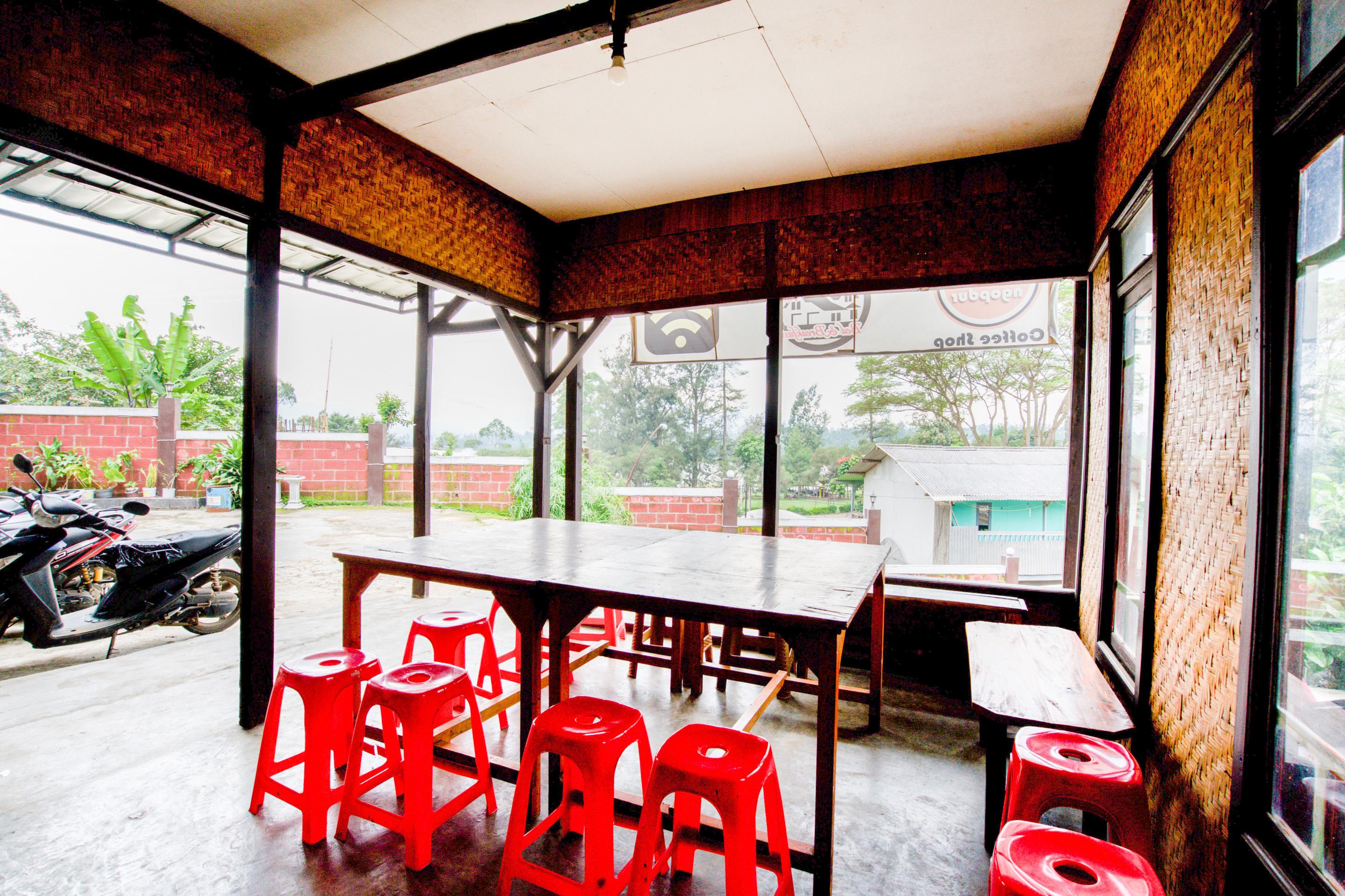 Super Oyo 2961 Artana Bed & Breakfast Palayangan Exterior photo