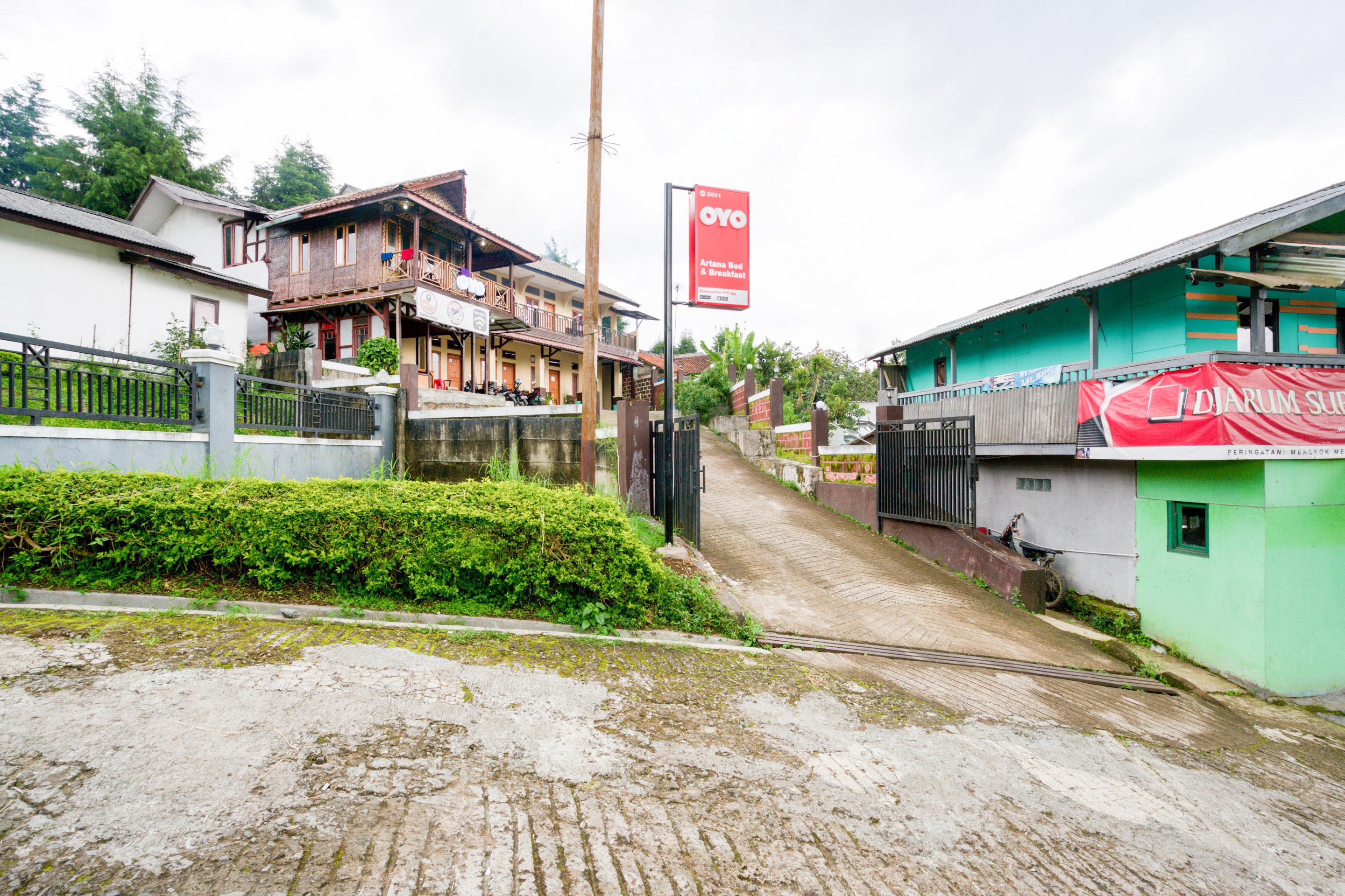 Super Oyo 2961 Artana Bed & Breakfast Palayangan Exterior photo